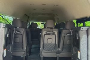 toyota-hiace-commuter-bagasi